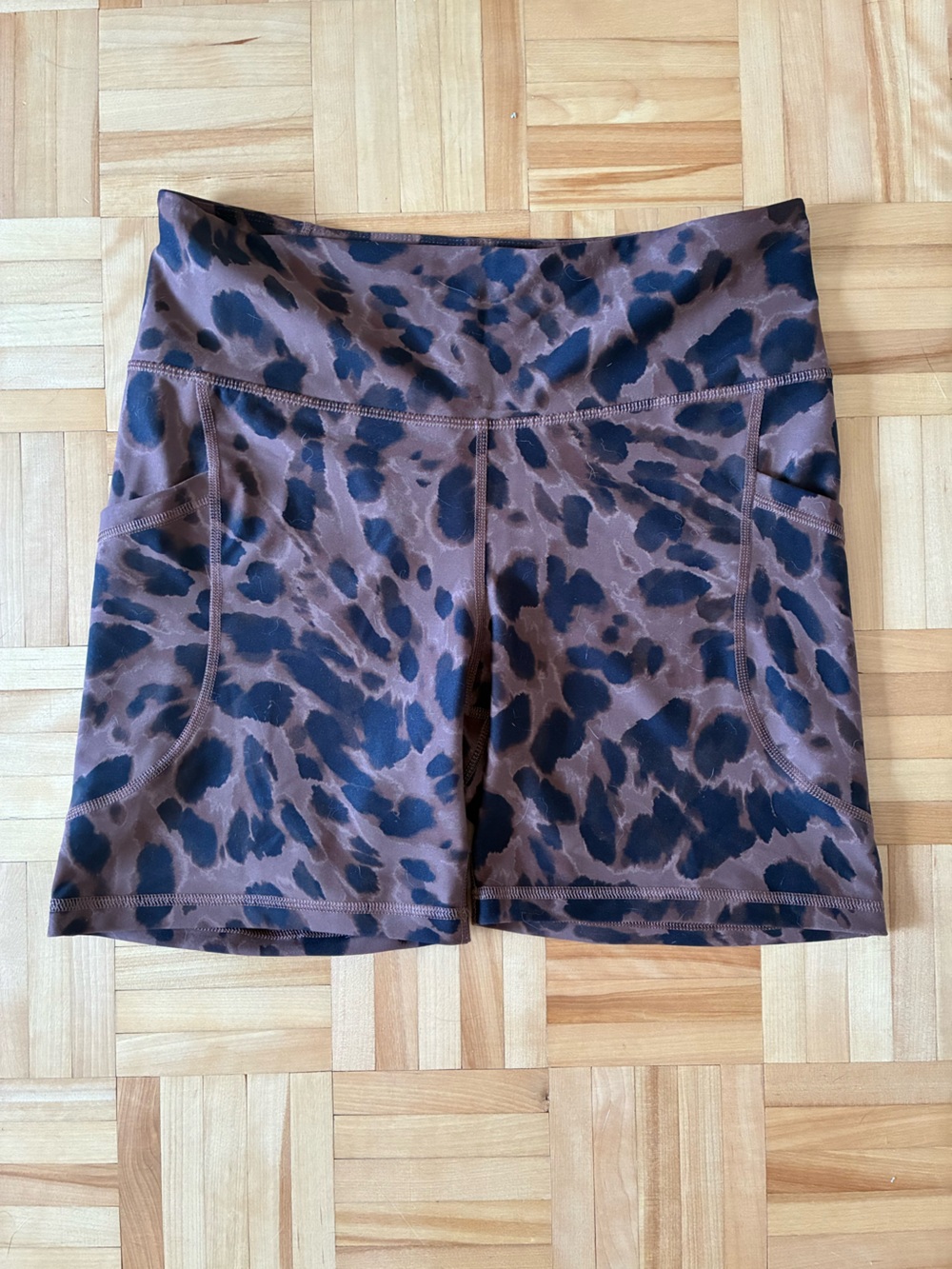 Old Navy leopard print high rise bike shorts size L